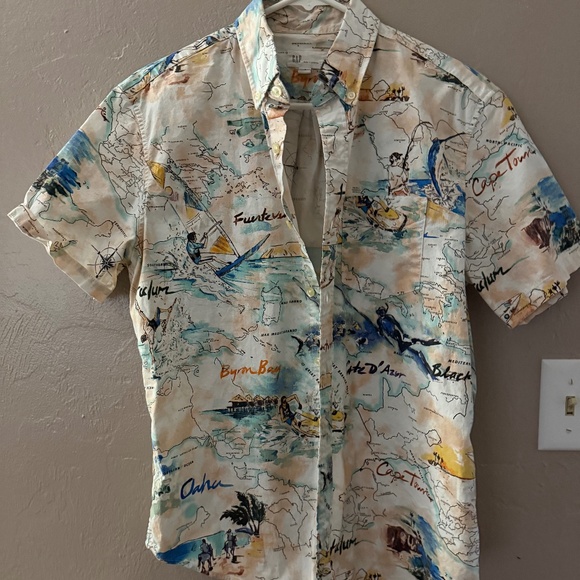 Gap Hawaiian Shirt - Picture 1 of 3